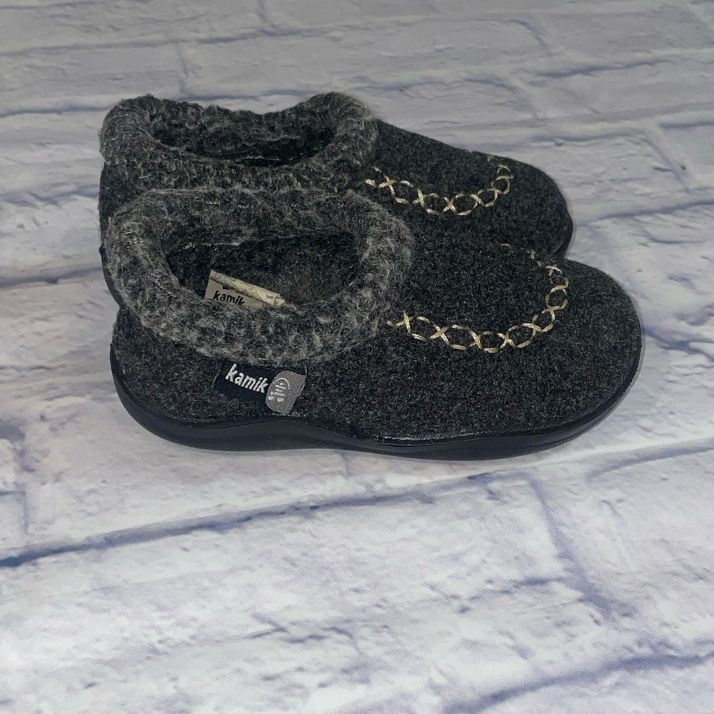 Kamik Kids' Cozycabin2 Slippers. Size 8